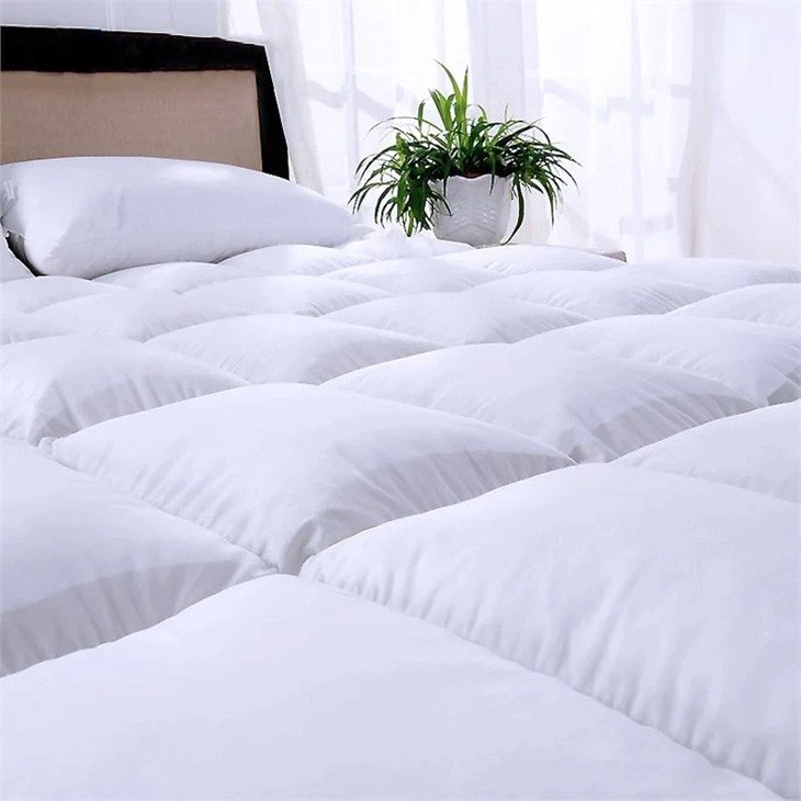 Hotel White Goose Down Duvet
